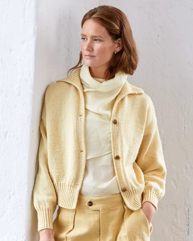 Vest Gerda I met knopensluiting in Cool Wool Superbig | Lana Grossa