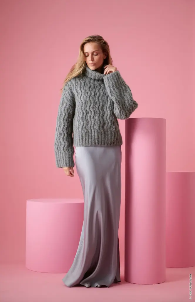 Korte trui met kabelmotief en hoge kraag in Mohair di Gio | Lana Grossa