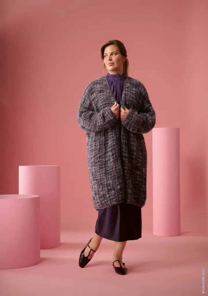 Lange losse vest met fantasiemotief in Pelo Cashmere | Lana Grossa