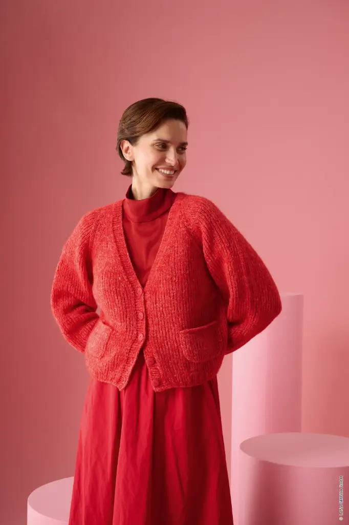Klassieke vest met v-hals en raglanmouwen in Alpaca Air II | Lana Grossa