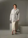 Zeer losse vest met kabelmotief in Chapeau | Lana Grossa