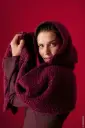 Sjaal met kap in Baby Furry & Glamour | Lana Grossa